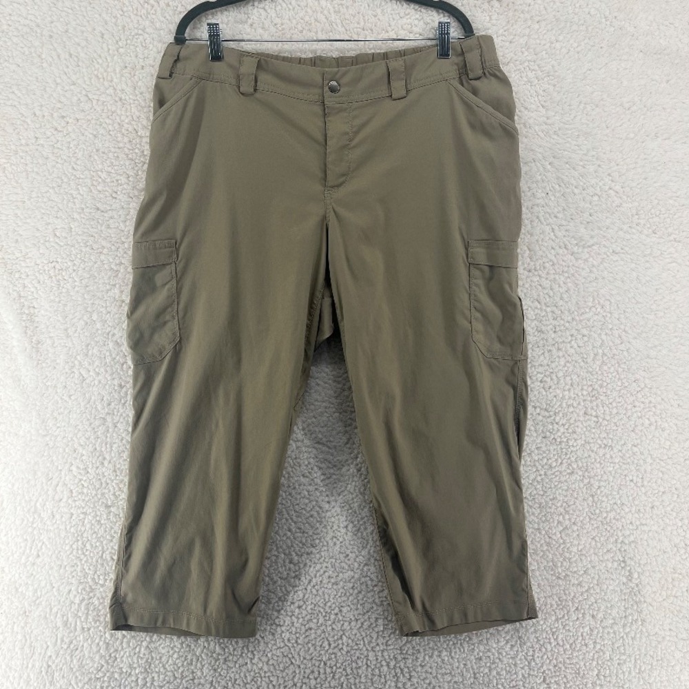 Duluth Trading Co Womens Capri Cargo Pants Size 18W Khaki Nylon Stretch Cropped